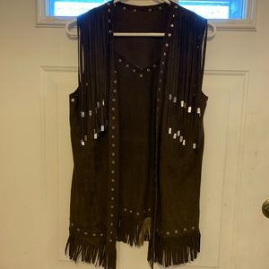 Sleeveless Fringe Suede Vest in Dark Brown